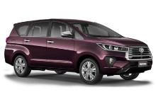TOYOTA INNOVA 2.4 CRYSTA of vergelijkbaar